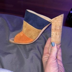 Authentic Gianvito Rossi Milano wedges size 6, suede